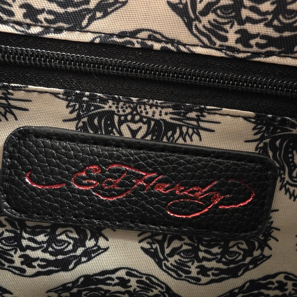 Ed Hardy Pink Skull Floral Hearts Women's Bag Satchel Crossbody NWT Retail $99 - Picture 10 of 15